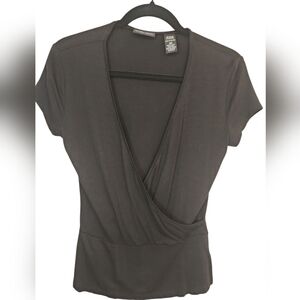 NewYork&Company Women's Stretch Black Wrap Fitted Cap Sleeve Blouse Top Size XS